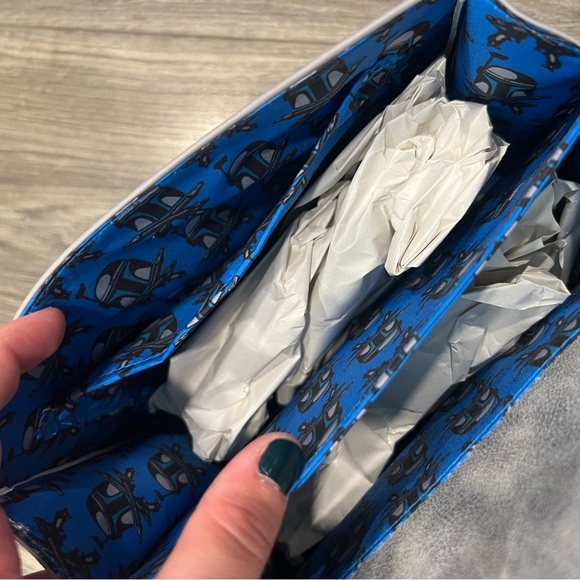 NWT! Disney Loungefly Star Wars Jango Fett Chain Strap Cross Body Bag - Picture 7 of 8